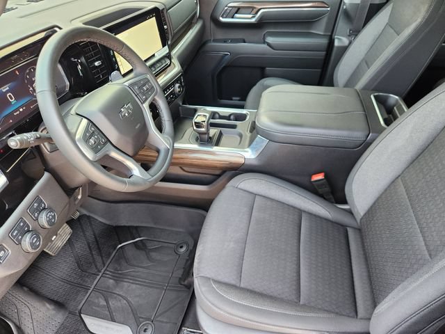 Used 2024 Chevrolet Silverado 1500 RST w/ Z71 Off-Road Package AWD/4WD image 4