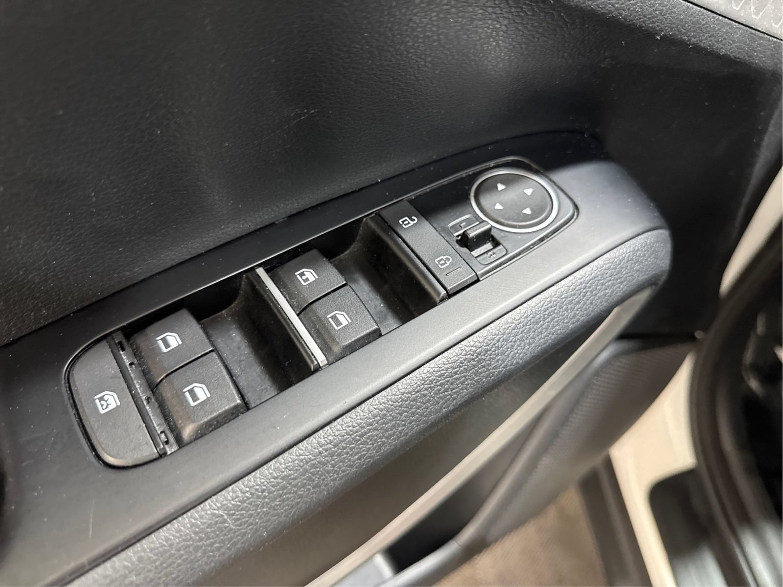 Used 2023 Kia Soul LX w/ LX Technology Package FWD image 23