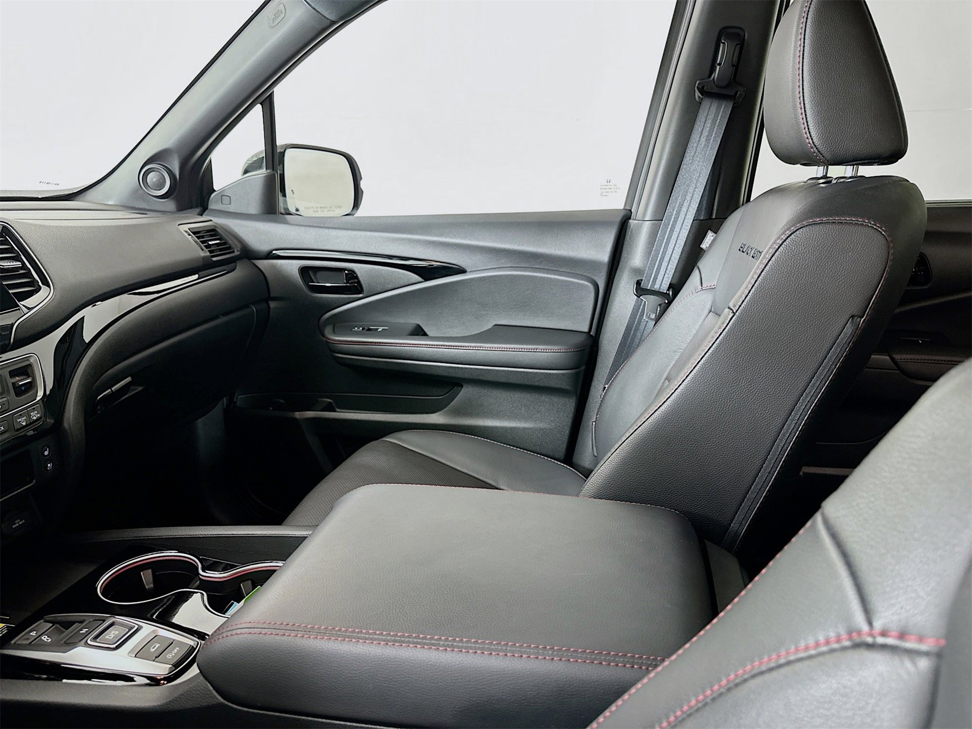 Used 2024 Honda Passport Black Edition image 26