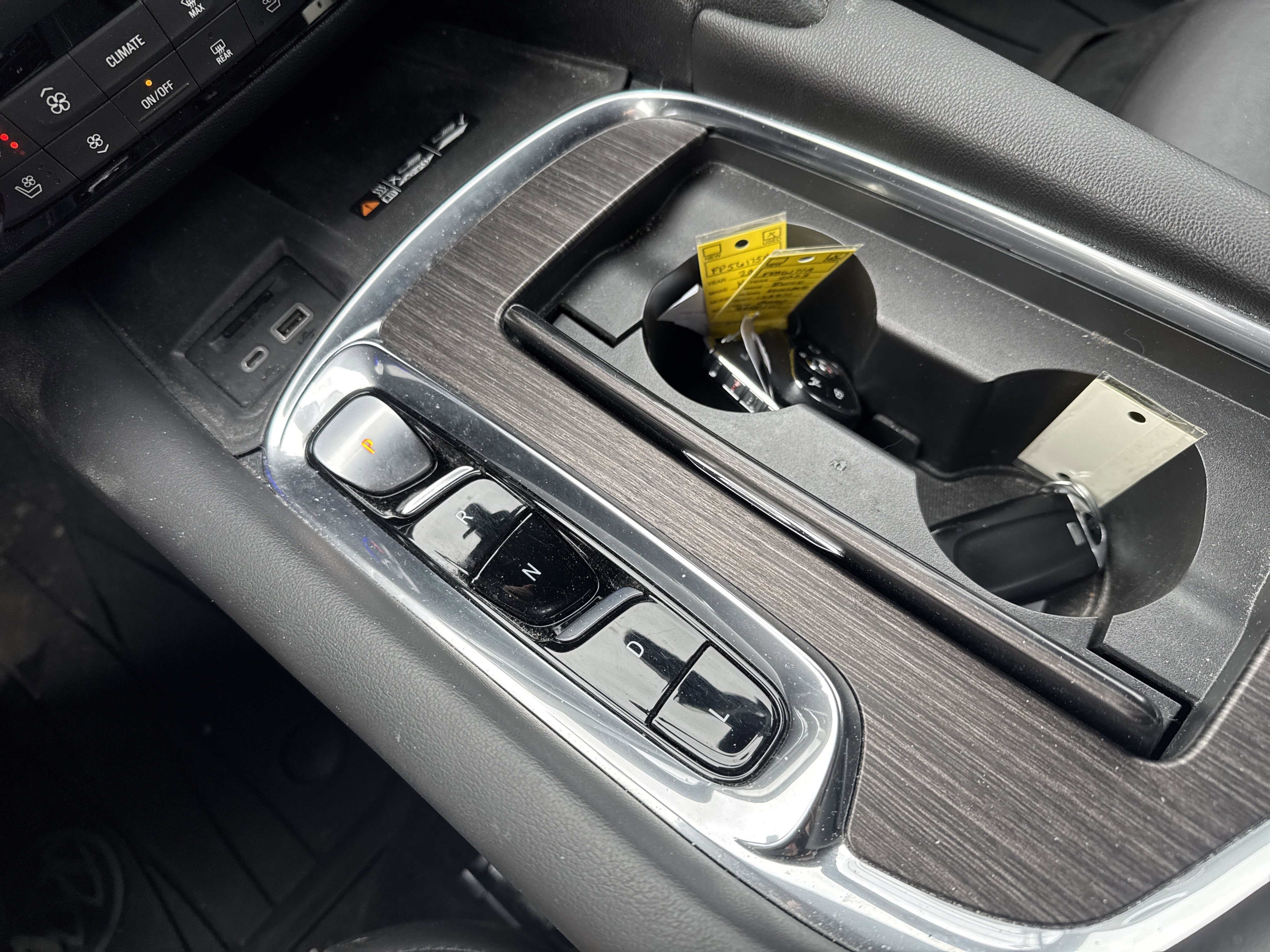 Used 2023 Buick Enclave Avenir image 25