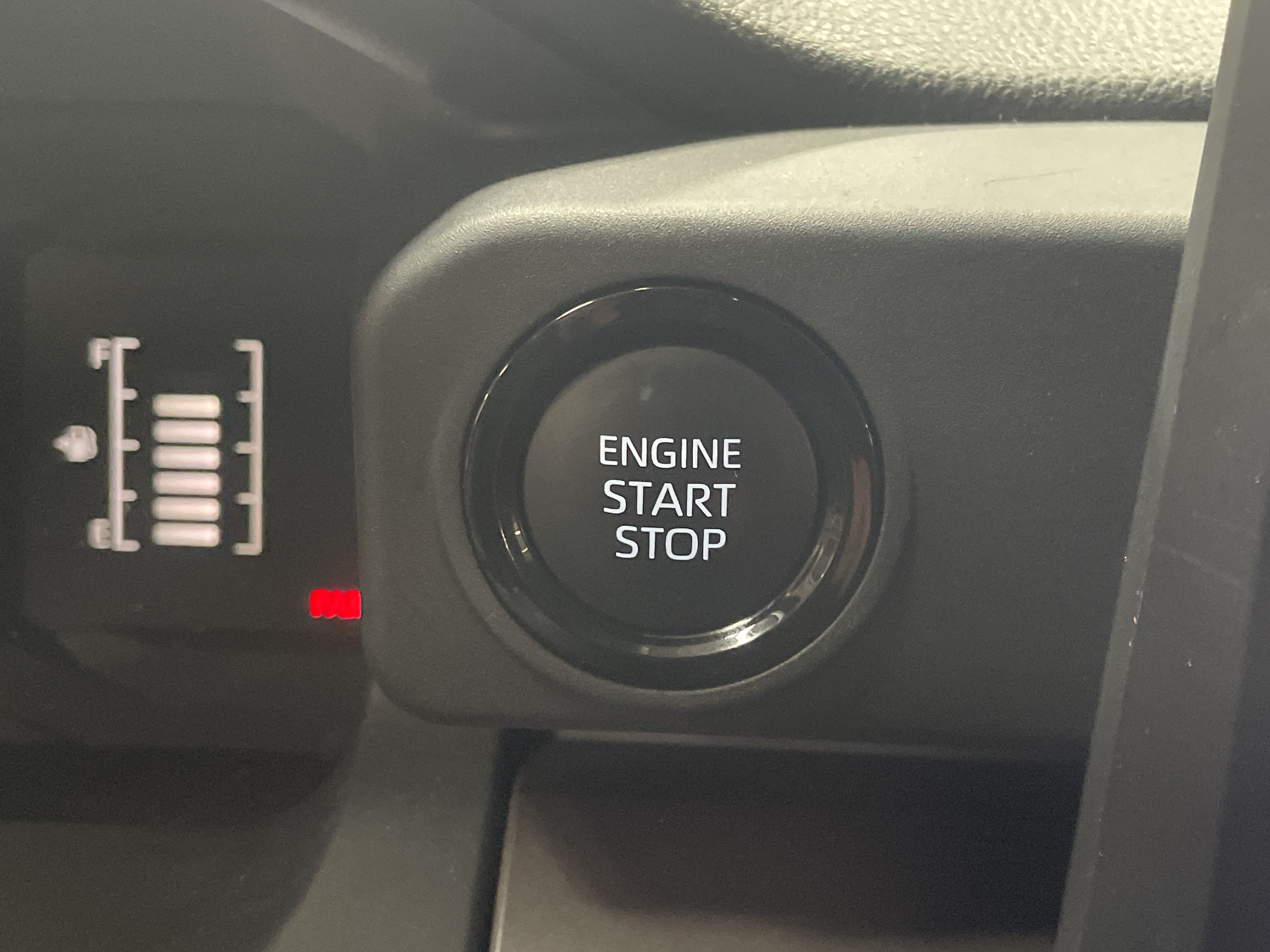 Certified 2024 Toyota Tacoma SR5 AWD/4WD image 29