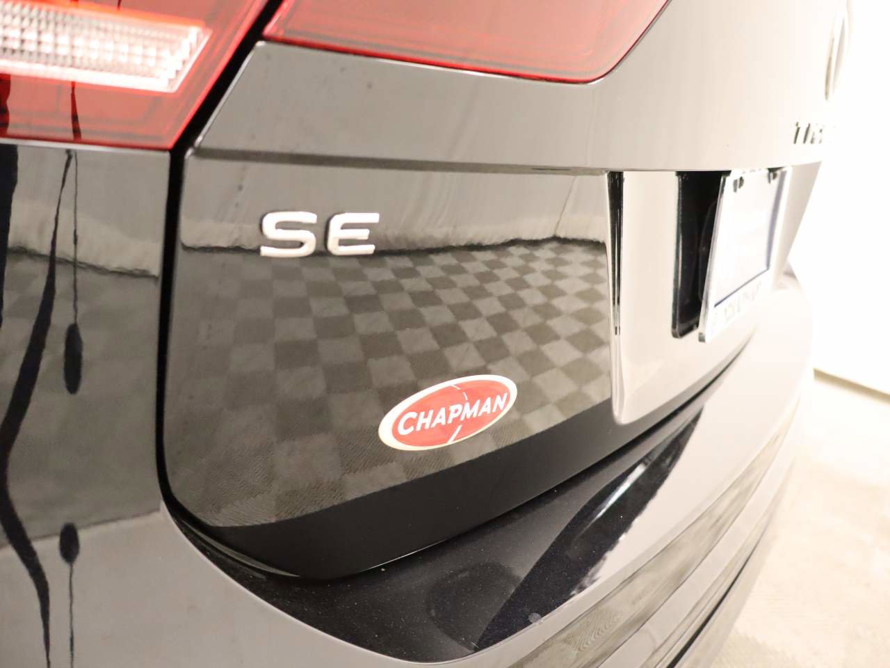 Certified 2024 Volkswagen Tiguan SE R-Line image 22