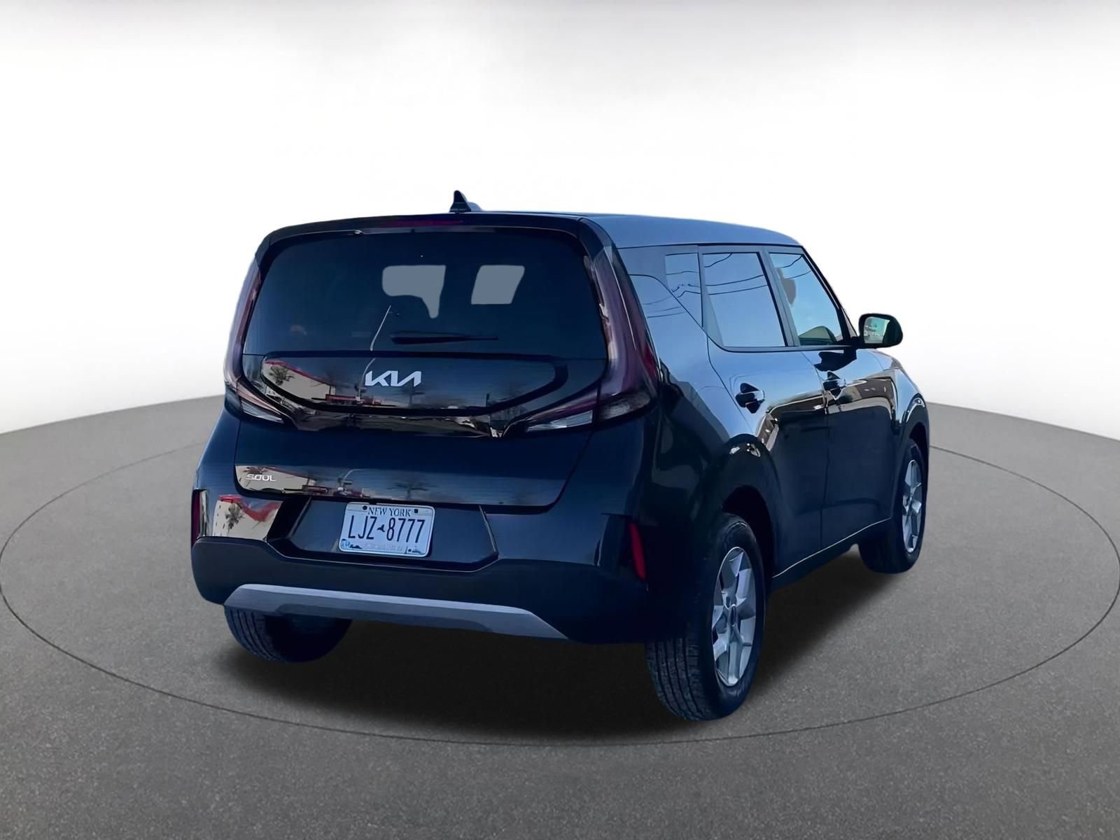 Used 2025 Kia Soul LX w/ LX Technology Package image 14