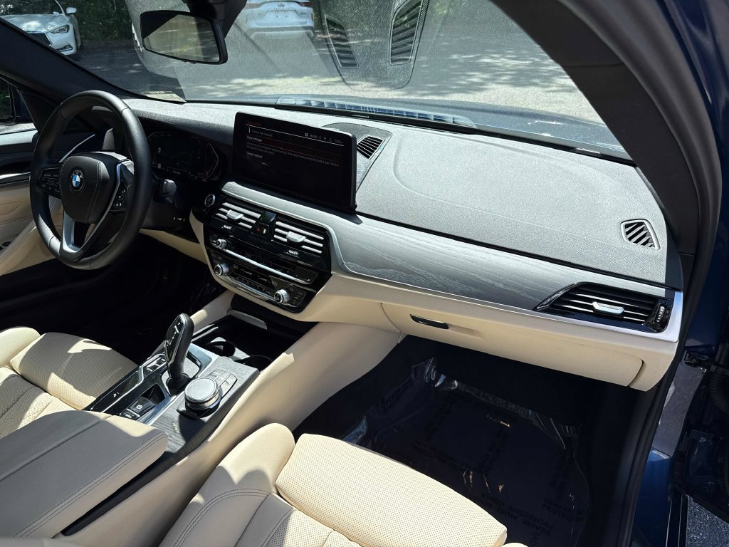 Used 2023 BMW 530i w/ Convenience Package RWD image 27