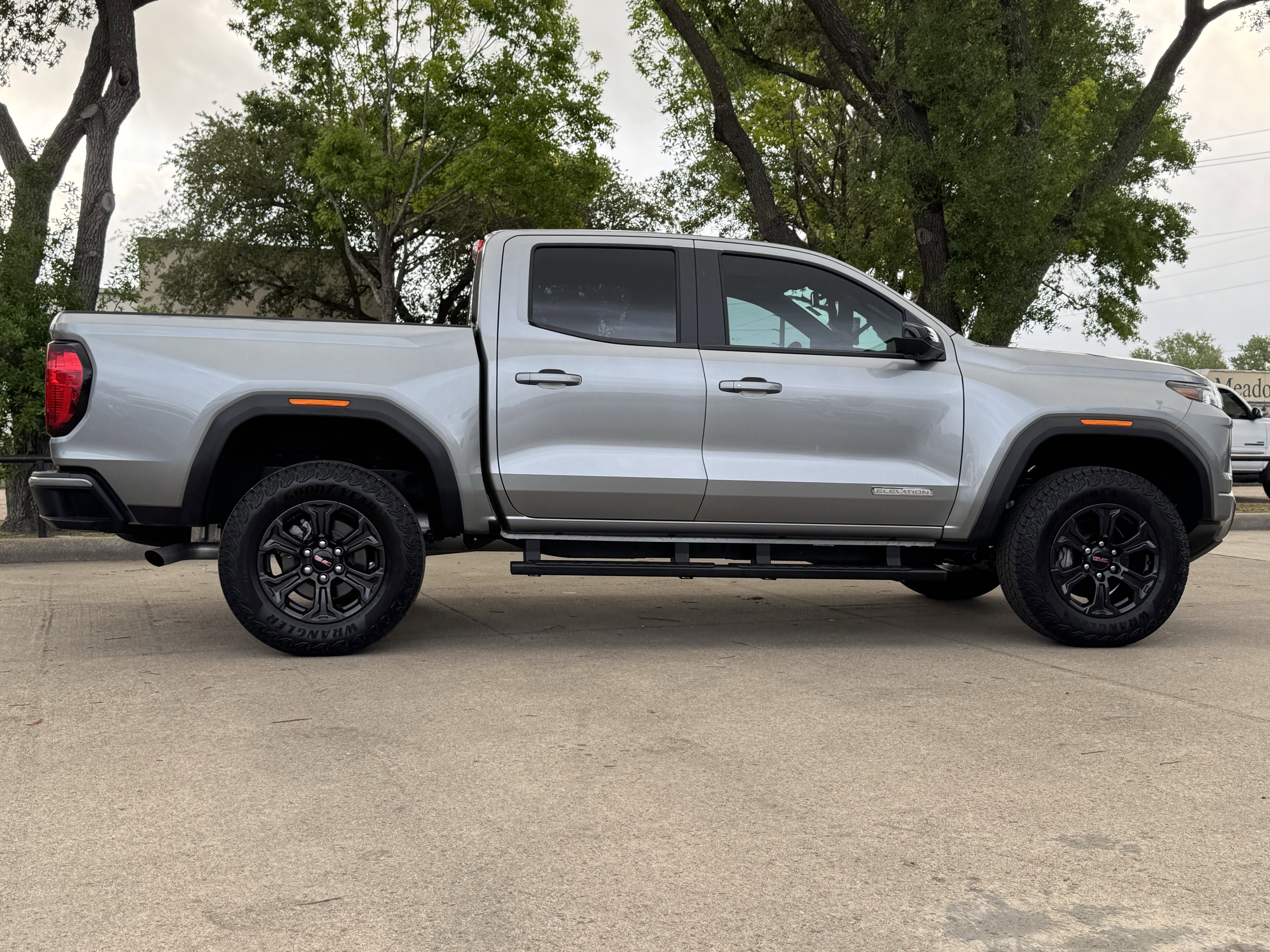 Used 2025 GMC Canyon Elevation w/ Convenience Package image 9