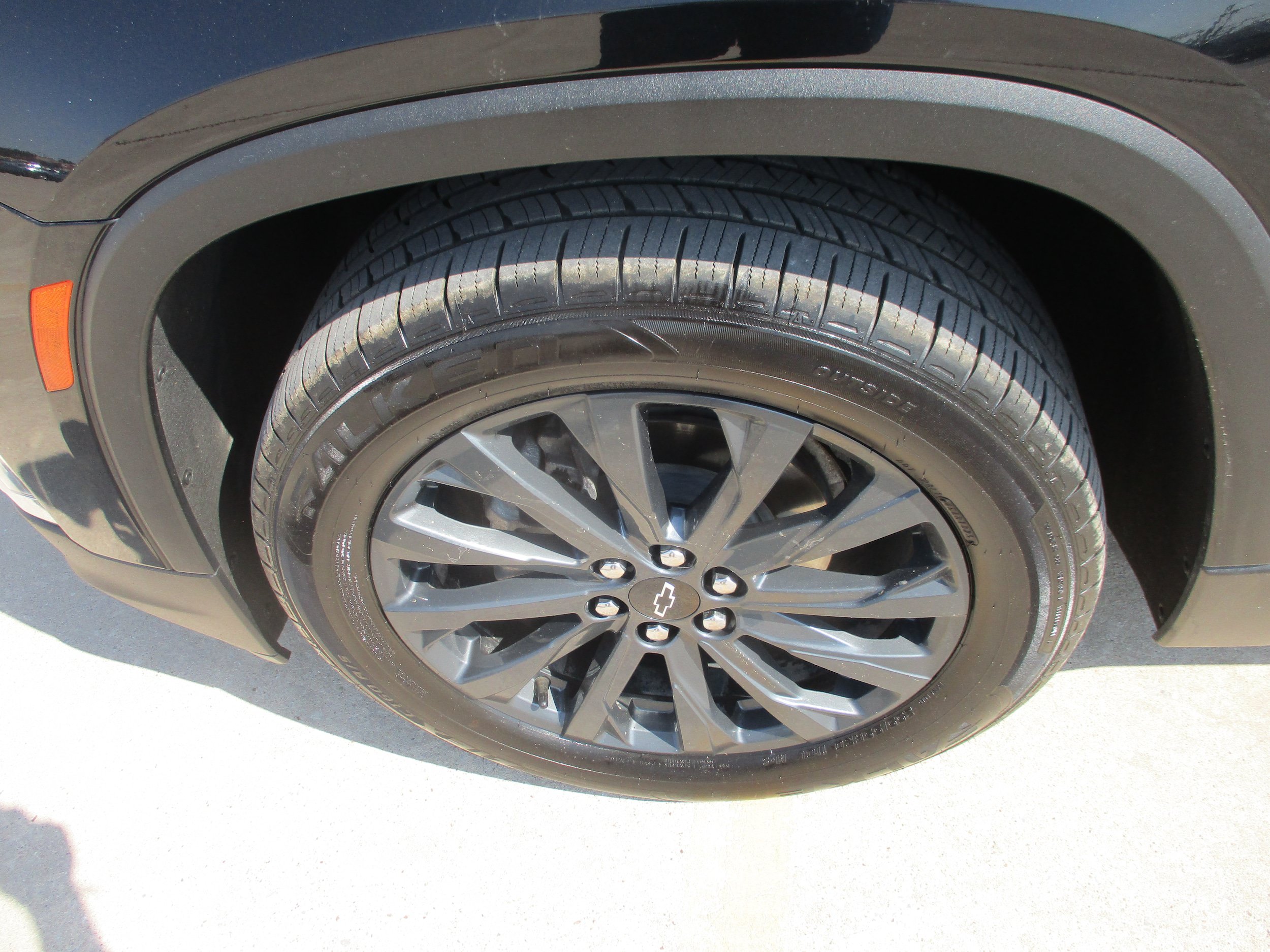 Used 2023 Chevrolet Traverse RS FWD image 6
