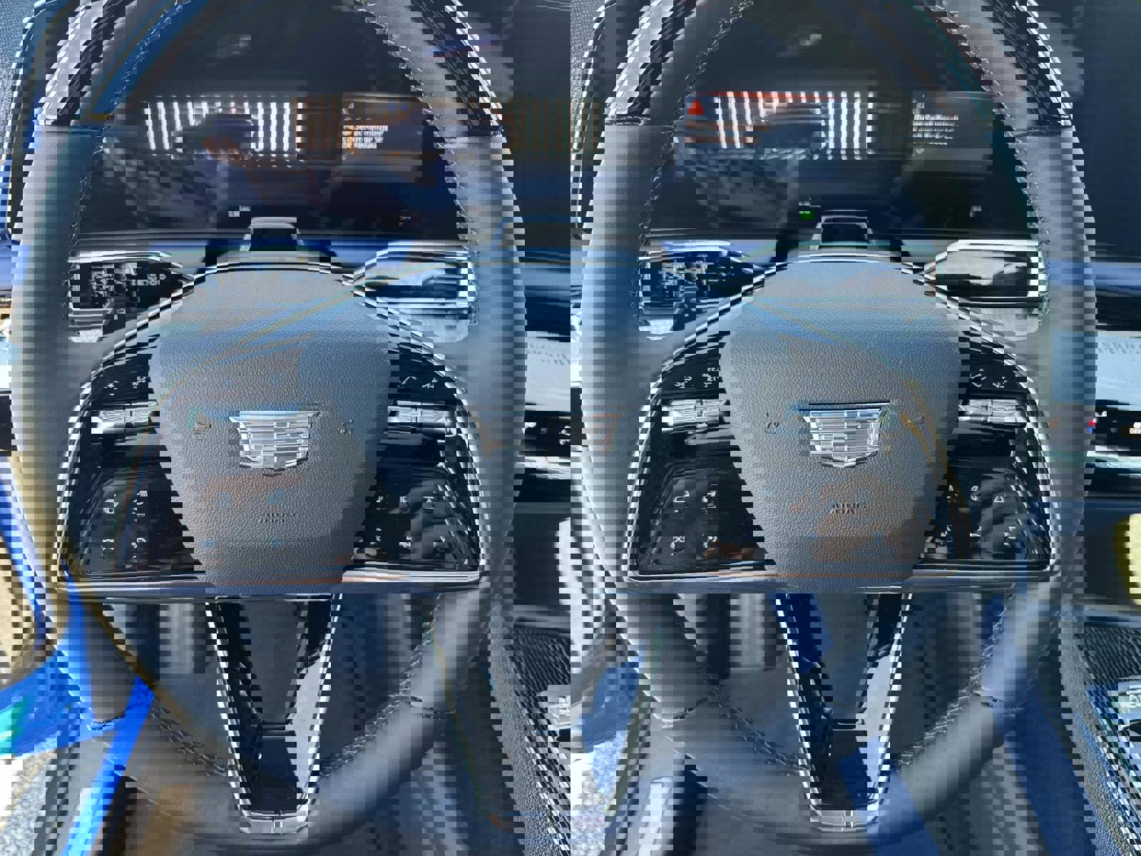 New 2026 Cadillac Optiq Luxury 2 image 29