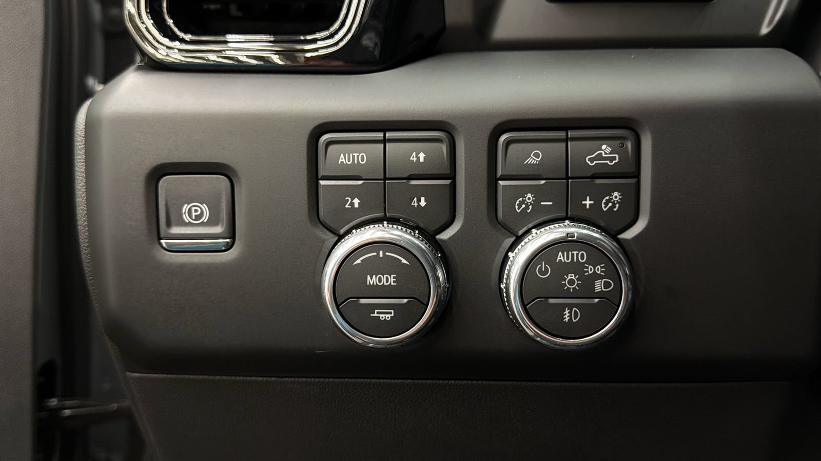 Used 2026 GMC Sierra 1500 AT4 w/ AT4 Premium Package AWD/4WD image 31