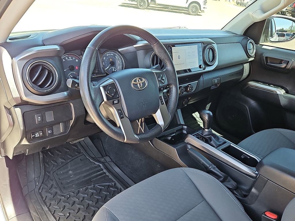 Used 2020 Toyota Tacoma SR5 w/ SR5 Appearance Package (SM) RWD image 13