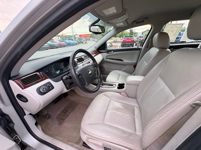 Used 2008 Chevrolet Impala LTZ FWD image 20