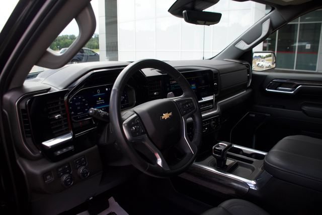 Used 2023 Chevrolet Silverado 1500 LTZ w/ LTZ Premium Package AWD/4WD image 11