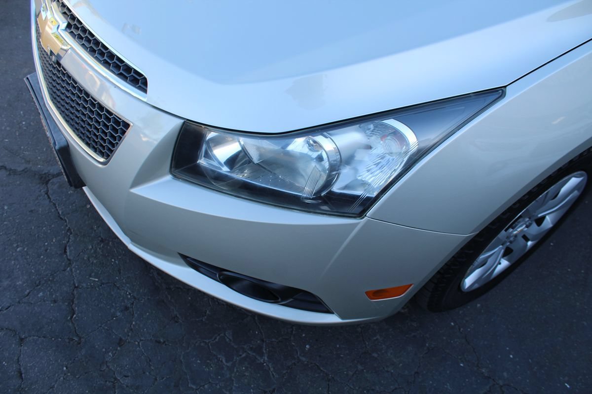 Used 2014 Chevrolet Cruze LS FWD image 10