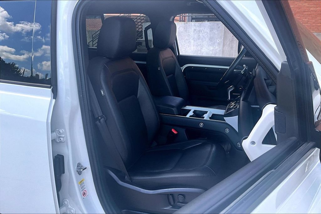 Used 2025 Land Rover Defender 110 S AWD/4WD image 10