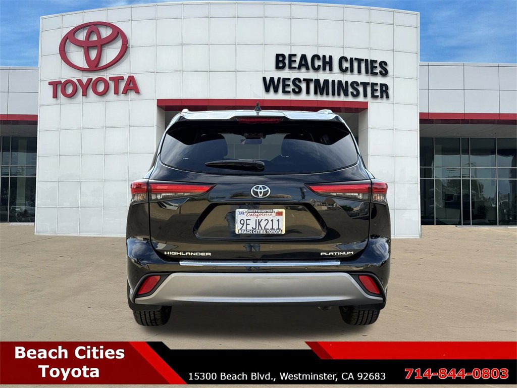 Used 2023 Toyota Highlander Platinum image 10