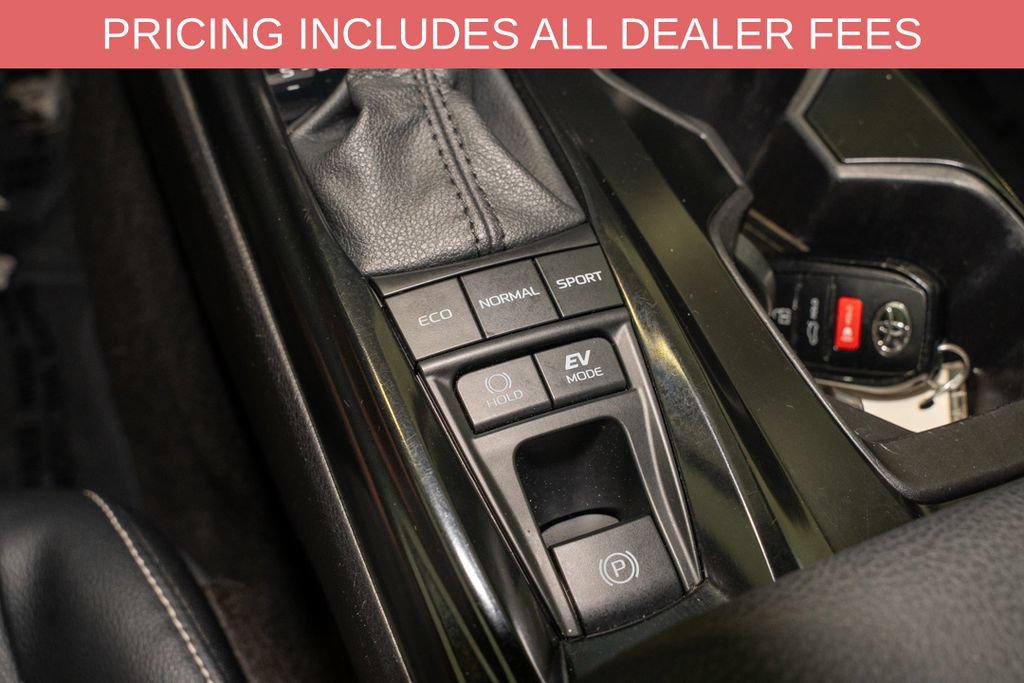 Used 2025 Toyota Camry SE FWD image 16