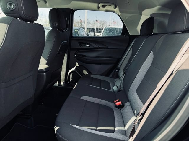 Used 2025 Chevrolet TrailBlazer LT AWD/4WD image 17