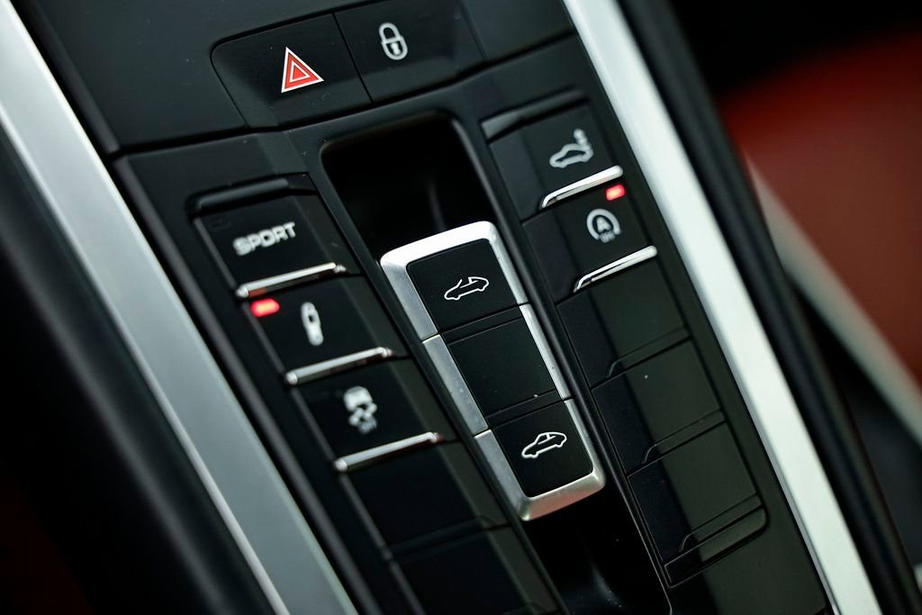 Certified 2015 Porsche 911 Targa 4S AWD/4WD image 39