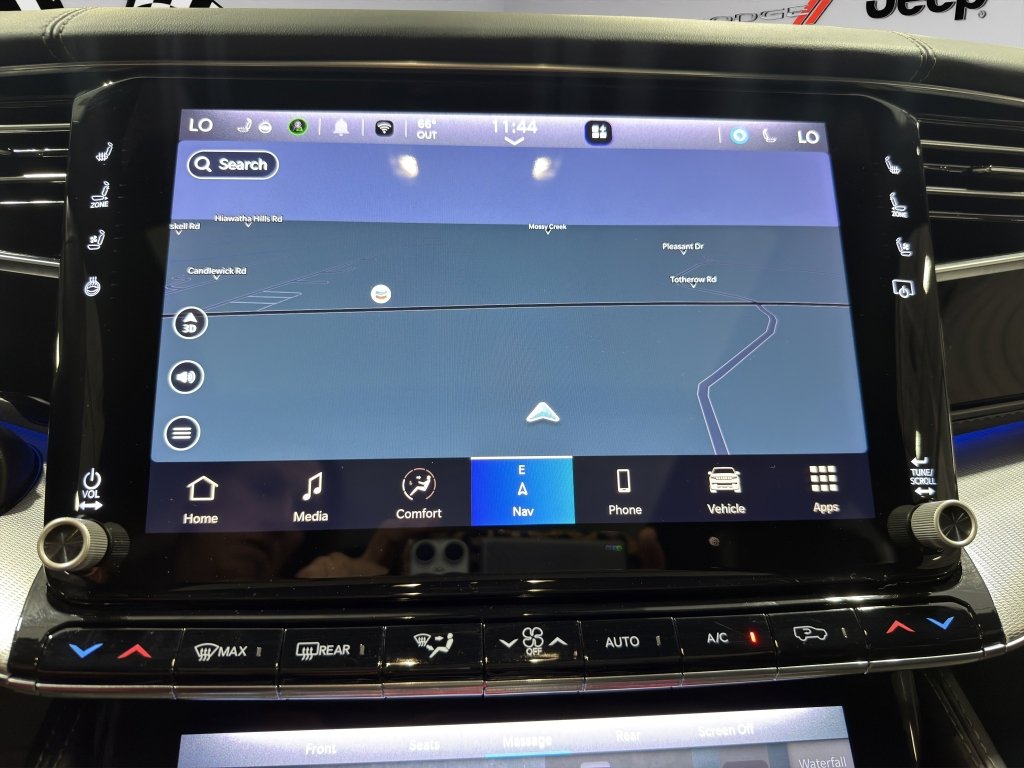 Used 2023 Jeep Grand Wagoneer L 4WD image 31