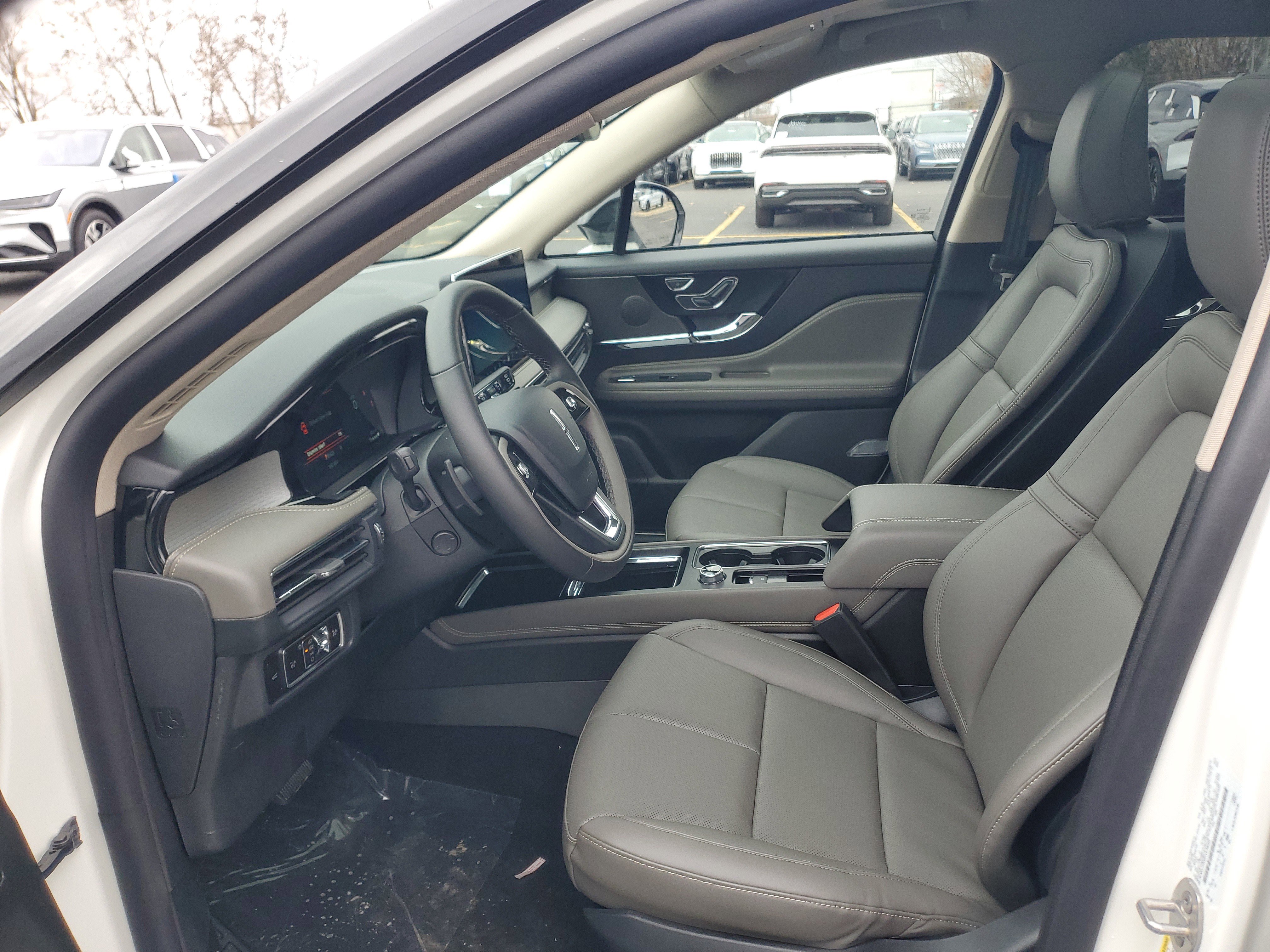 New 2026 Lincoln Corsair Premiere image 12