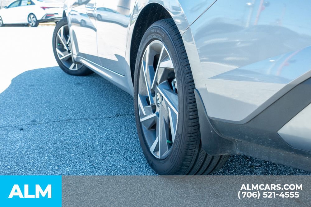 Certified 2025 Hyundai Elantra Sport image 15