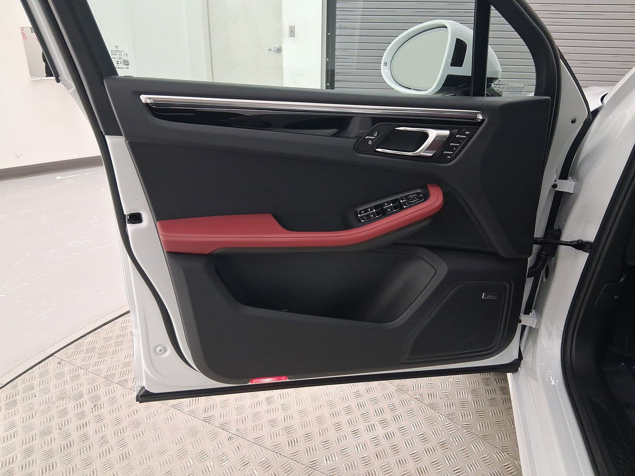 New 2026 Porsche Macan image 14