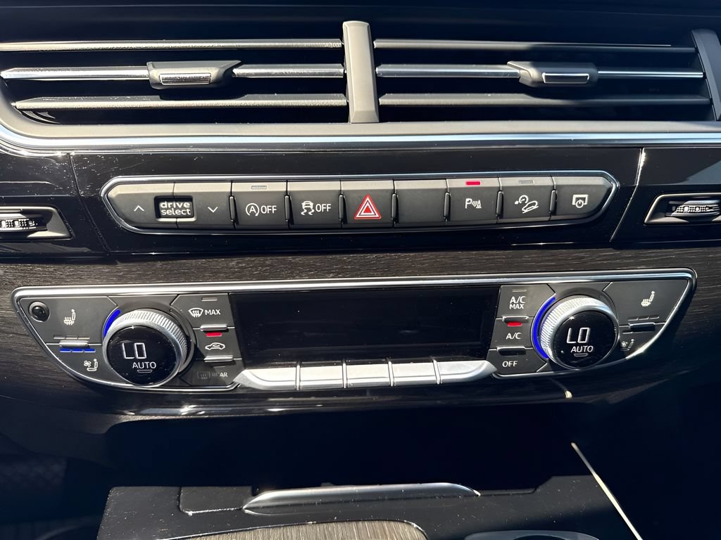 Used 2018 Audi Q7 3.0T Prestige w/ Prestige Package AWD/4WD image 18
