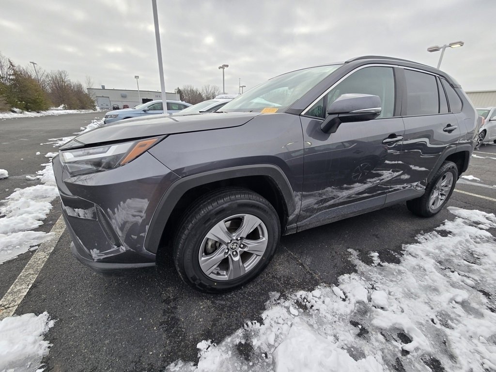 Used 2022 Toyota RAV4 XLE image 4