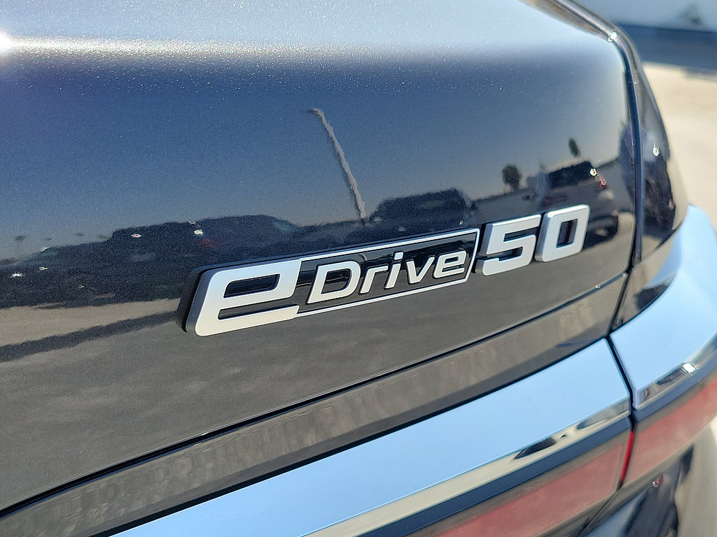 New 2026 BMW i7 M70 RWD image 8