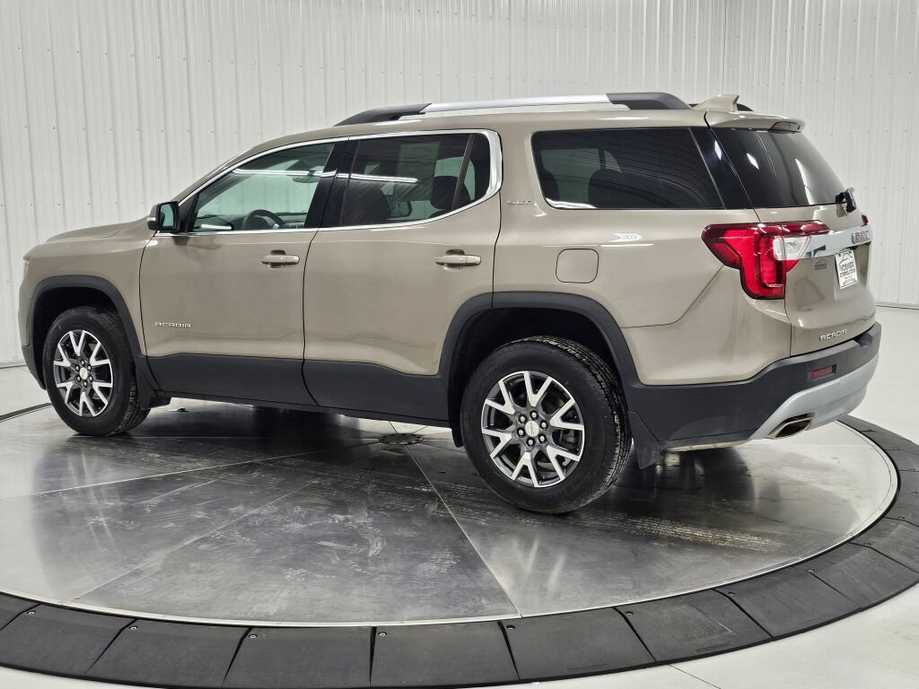 Used 2023 GMC Acadia SLT FWD image 3