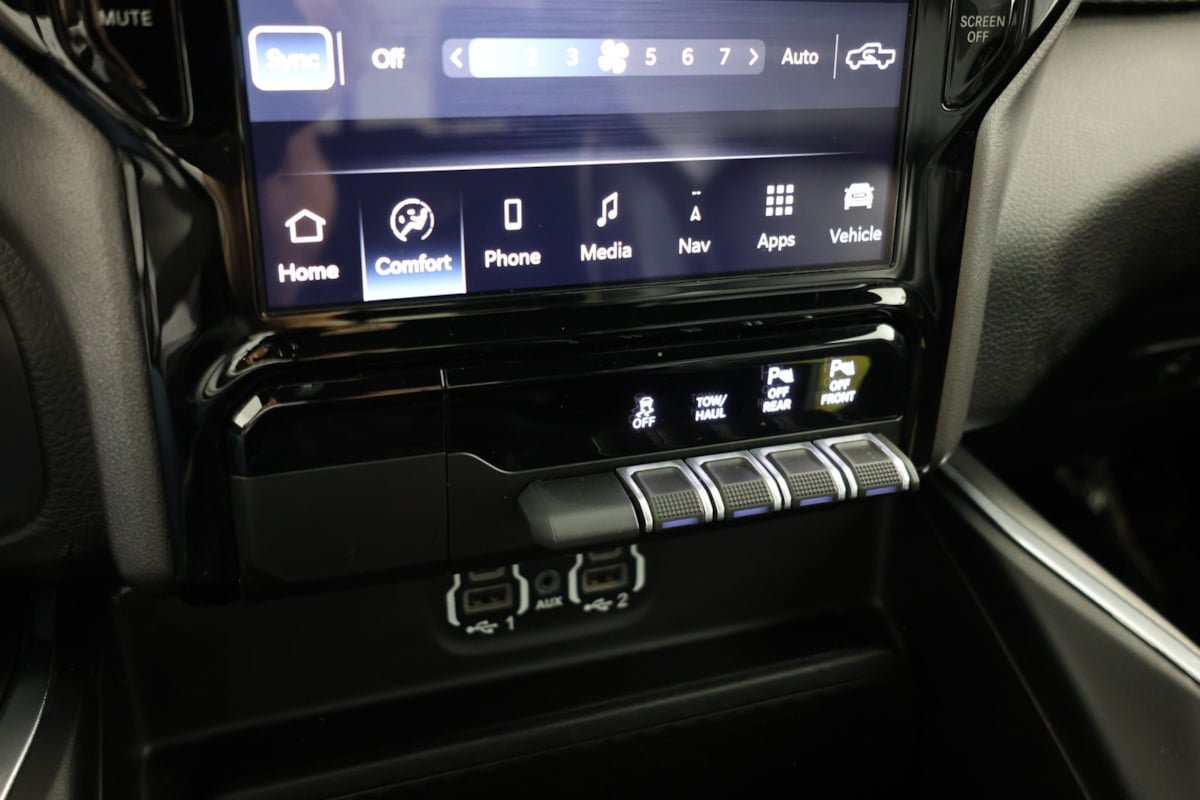 Used 2023 RAM 1500 Laramie AWD/4WD image 30