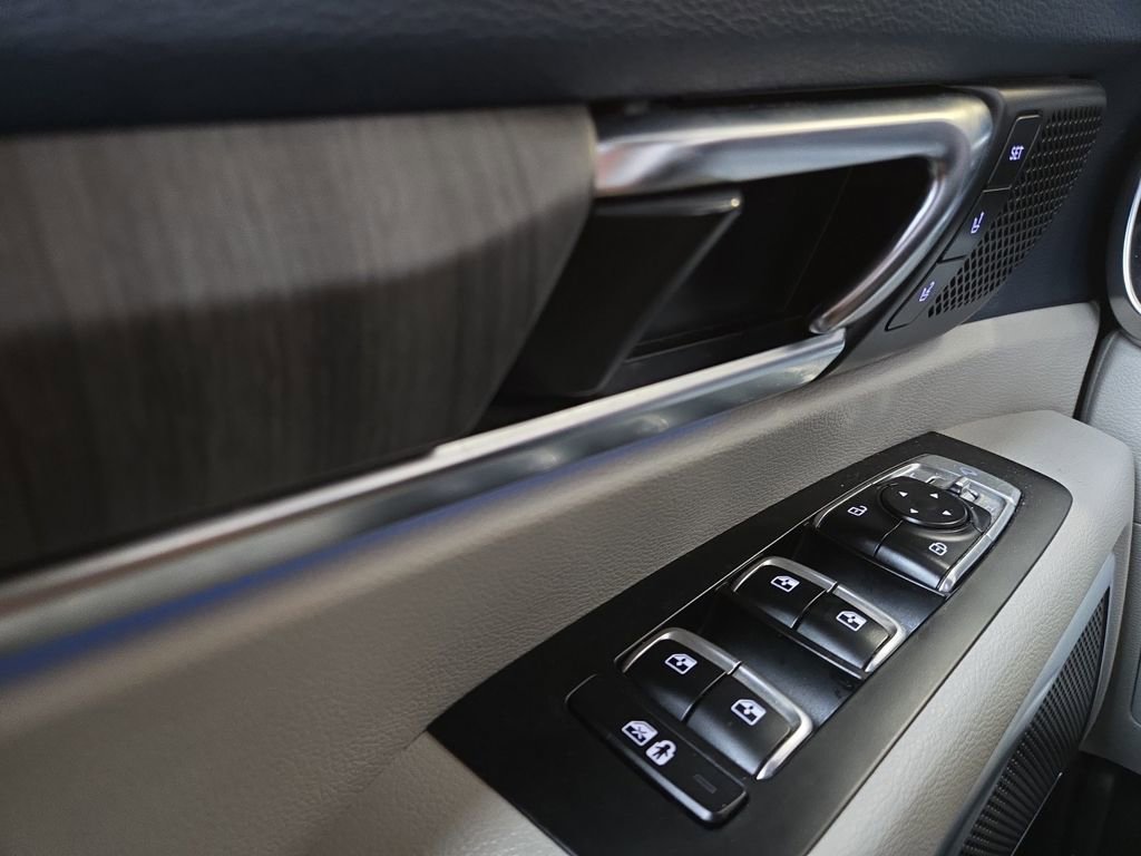 Used 2023 Kia Telluride SX image 16