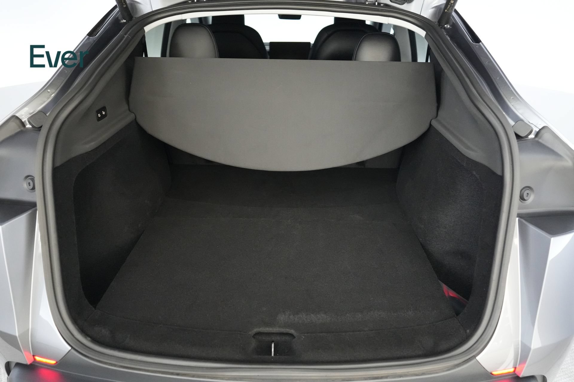 Used 2026 Tesla Model Y 2WD image 8