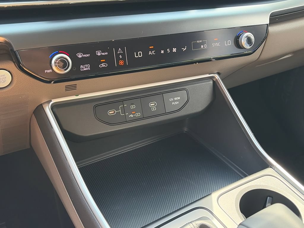 New 2027 Kia Carnival FWD image 21