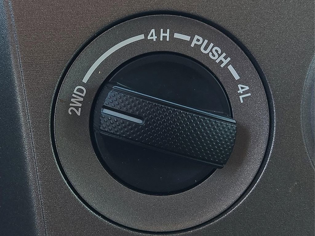 Used 2017 Toyota Sequoia Platinum image 18