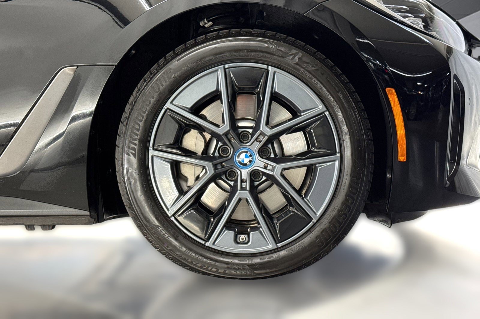 Used 2023 BMW i4 eDrive35 RWD image 12