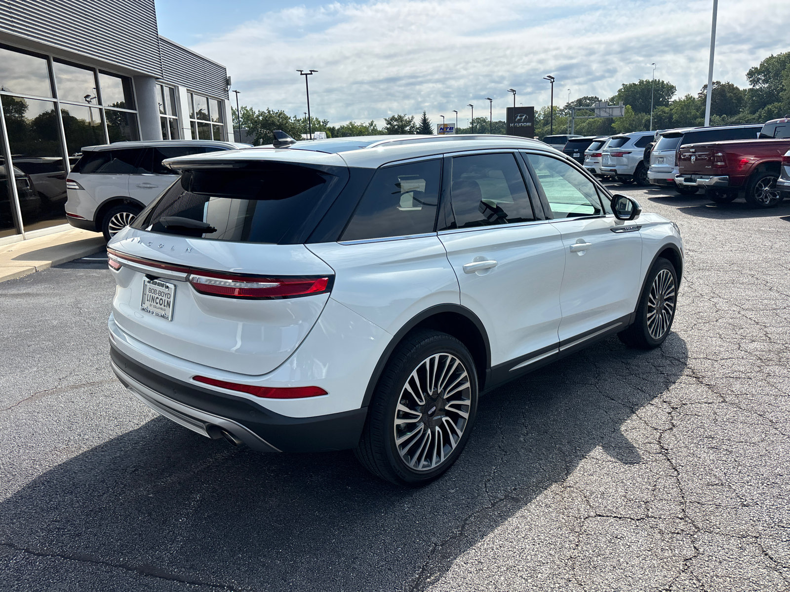 Certified 2021 Lincoln Corsair Reserve w/ Elements Package AWD/4WD image 7