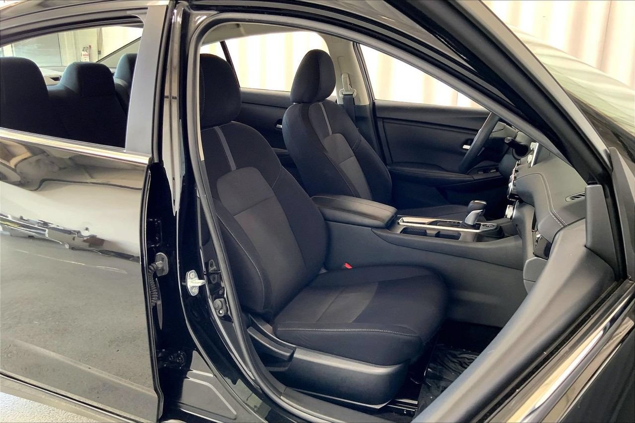 Used 2023 Nissan Sentra SV FWD image 6