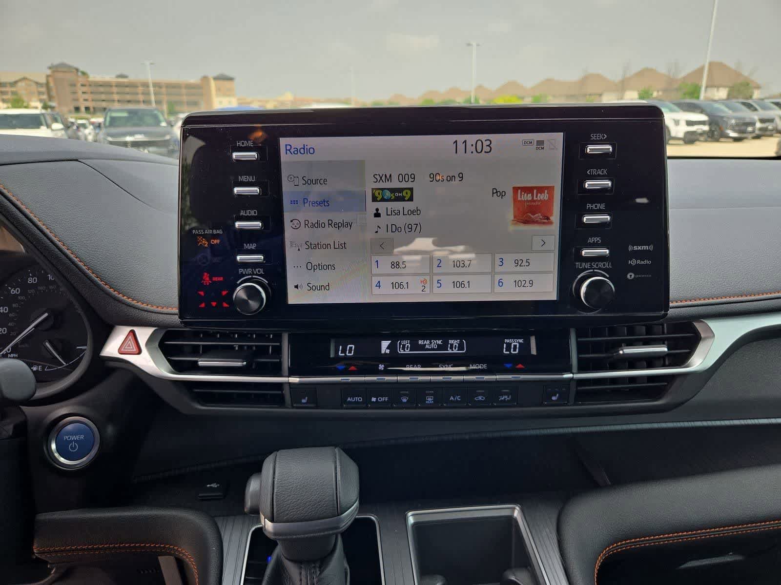 Used 2022 Toyota Sienna XSE FWD image 28