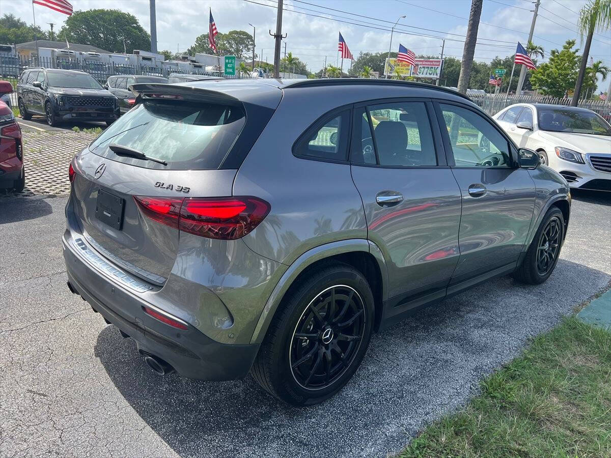 Used 2025 Mercedes-Benz GLA 35 AMG 4MATIC image 5
