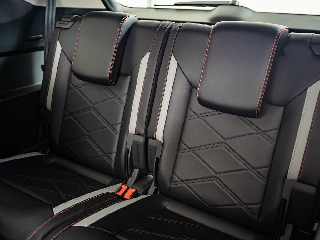 Used 2025 Volkswagen Atlas Peak Edition SE image 35