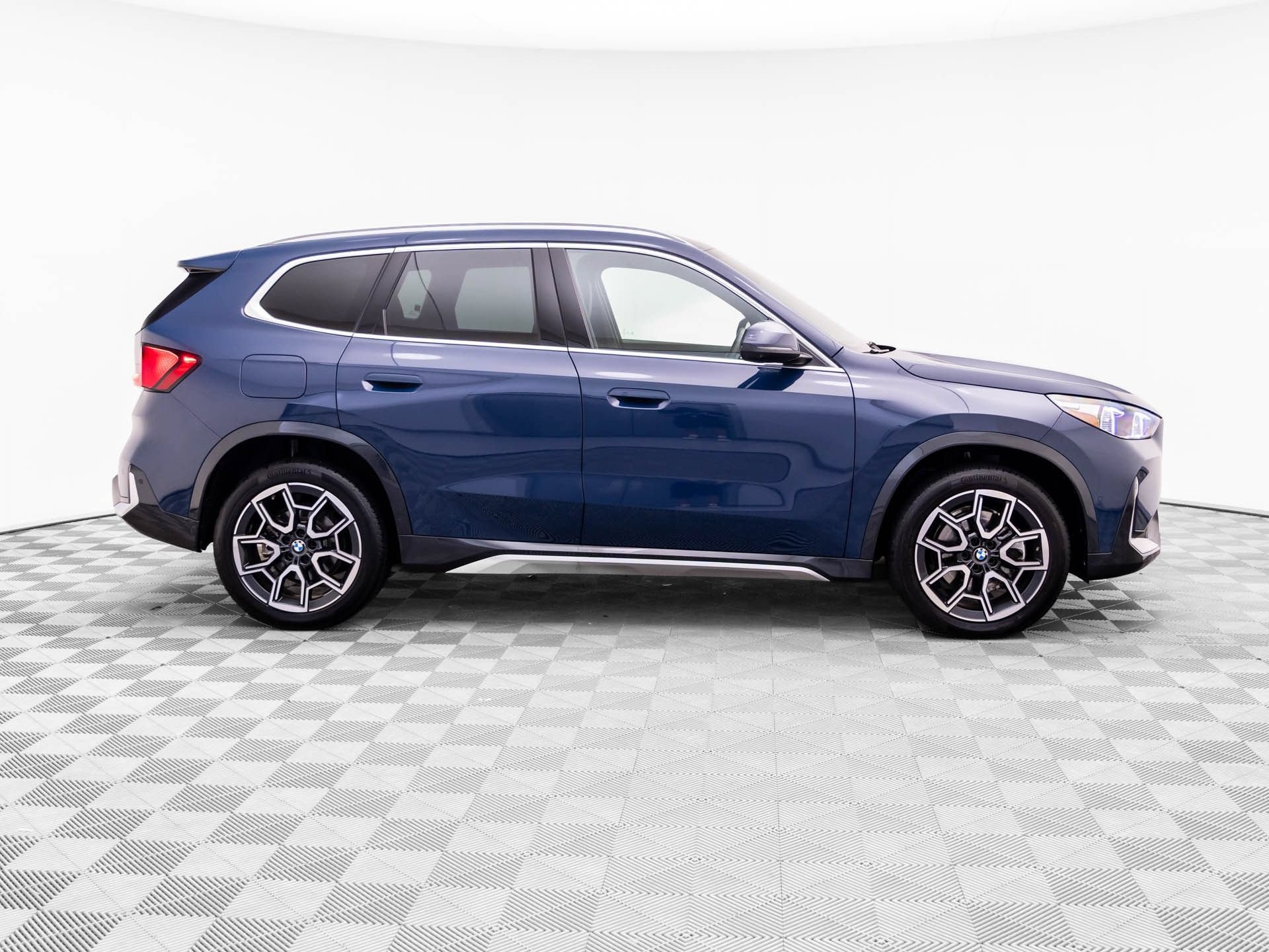 Certified 2026 BMW X1 xDrive28i AWD/4WD image 6