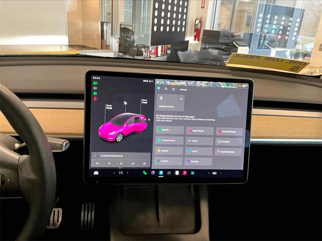 Used 2022 Tesla Model Y Performance image 25