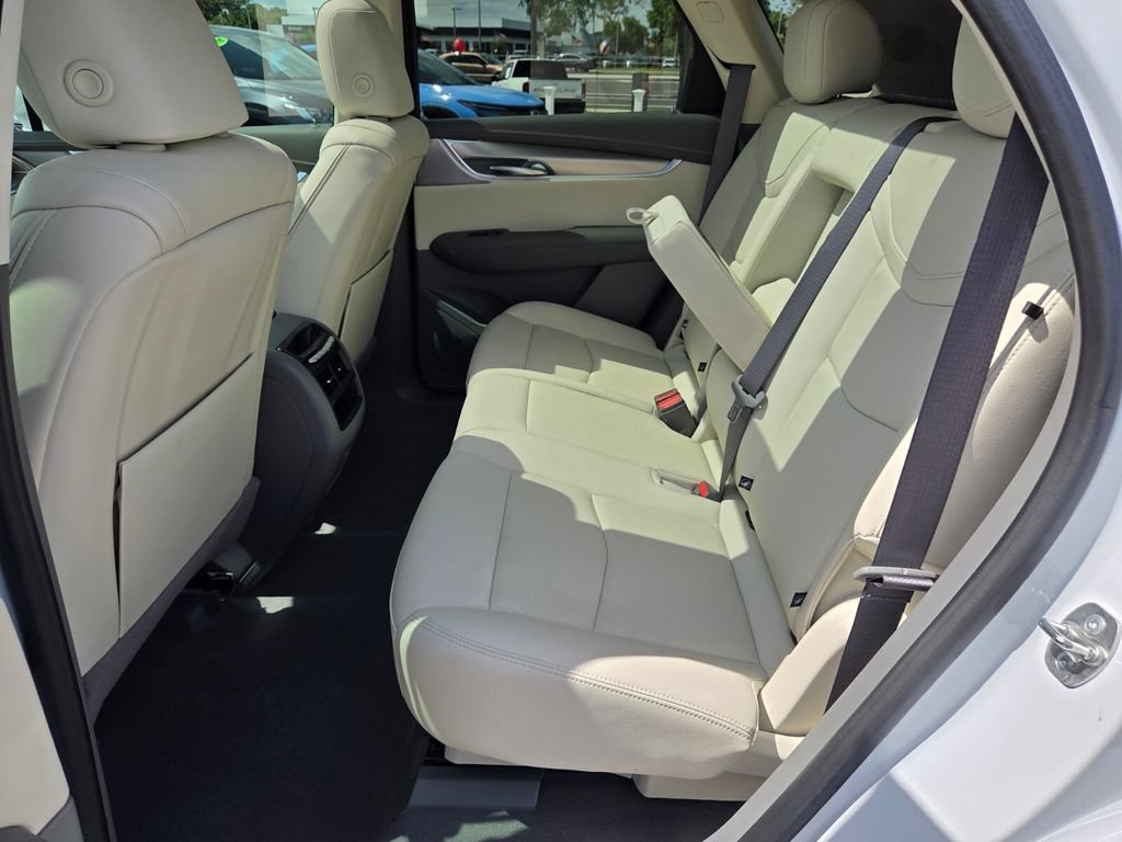 Used 2024 Cadillac XT5 Premium Luxury FWD image 8
