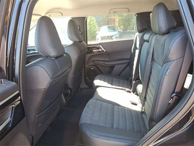 New 2025 Mitsubishi Outlander SE image 5