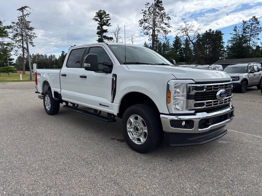 Used 2025 Ford F250 XLT AWD/4WD image 1