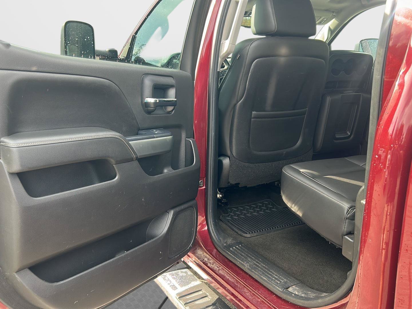 Used 2015 Chevrolet Silverado 2500 LT w/ LT Convenience Package AWD/4WD image 32