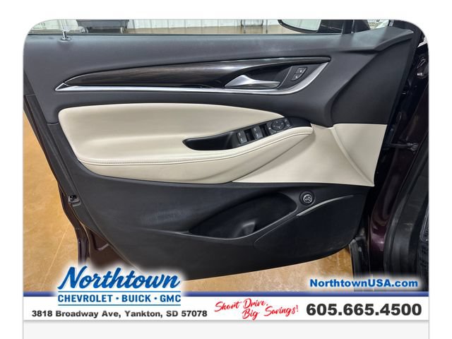 Used 2018 Buick Enclave Essence AWD/4WD image 10