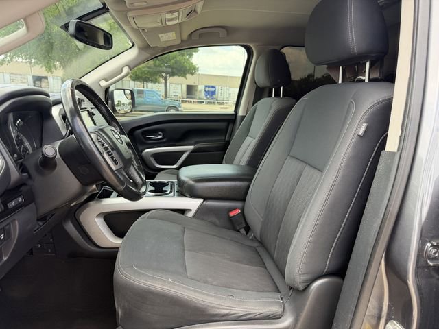 Used 2019 Nissan Titan SV w/ SV Convenience Package AWD/4WD image 25