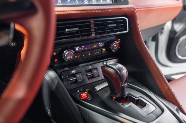 Used 2021 Nissan GT-R Premium image 33