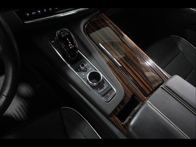 Certified 2024 Cadillac Escalade ESV Premium Luxury w/ LPO, Floor Liner Package AWD/4WD image 17